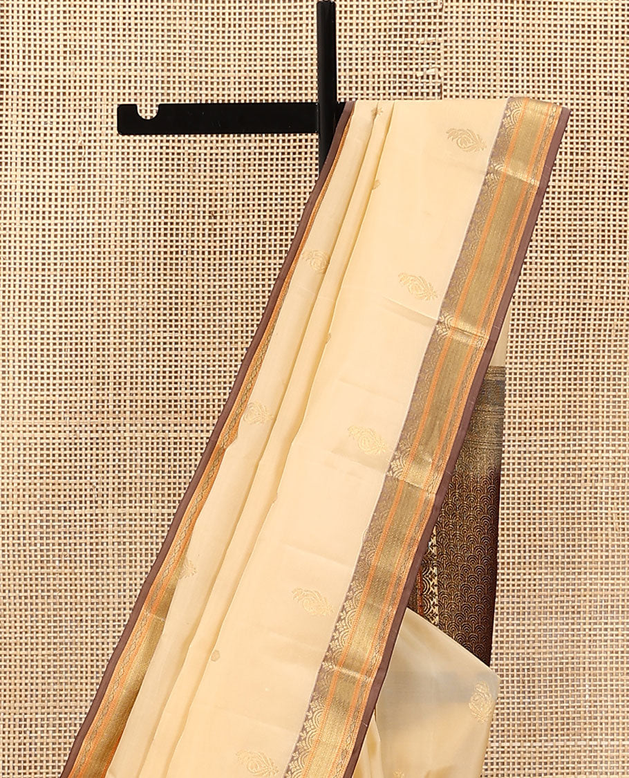 Sandal Vasundhara Lite Silk Mix Saree, Beautified with Zari Buttas on Its Body, Complemented by a Contrast Border of Kathir, Vanki, and Diamond Designs, Grand Scallop Design Pallu, and Paired with a Contrast Blouse