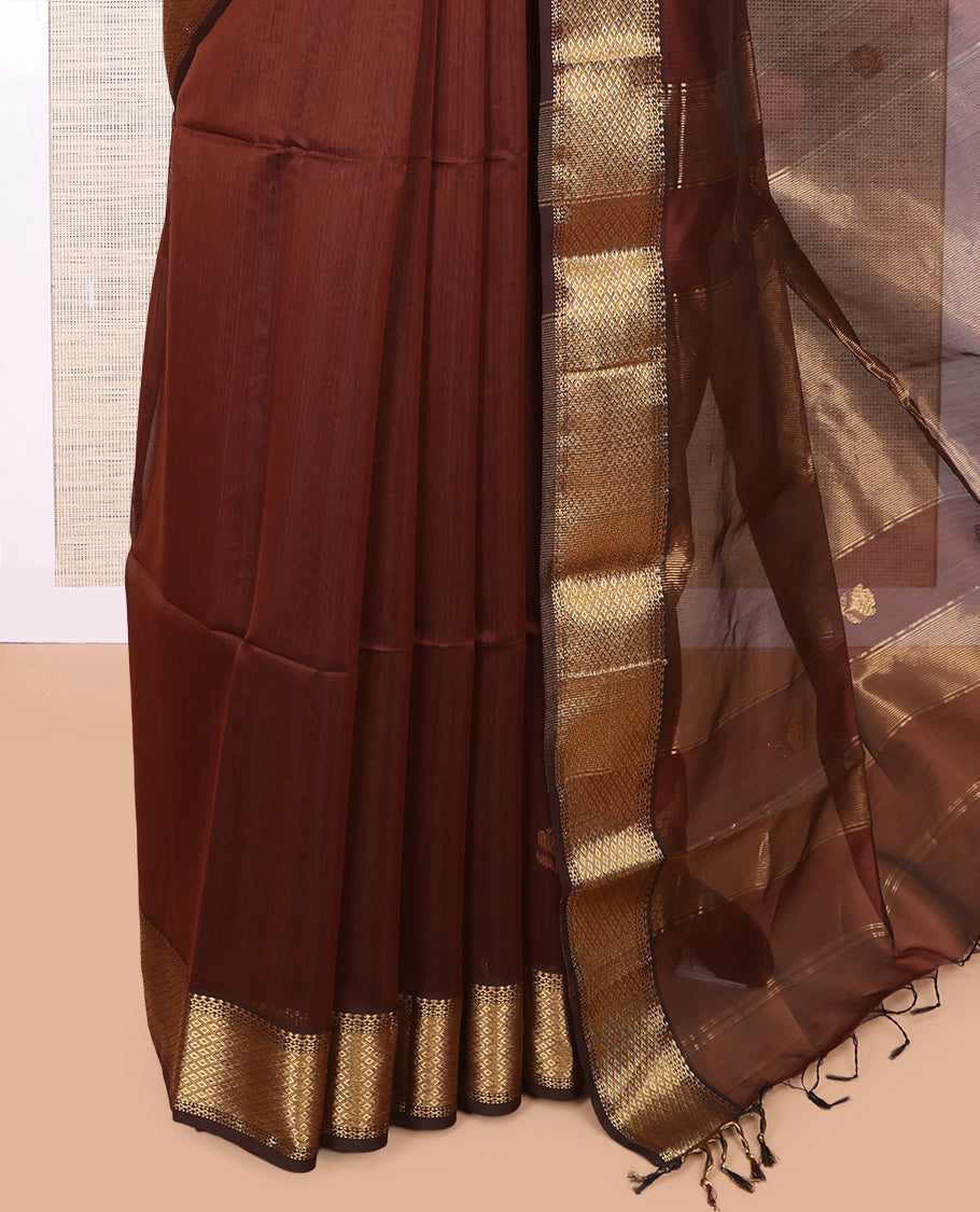 Brown Maheshwari Cotton Saree, Accentuated with Buttas, Highlighted by a Traditional Zari Border, Zari Gleamed Up Pallu, and a Matching Blouse