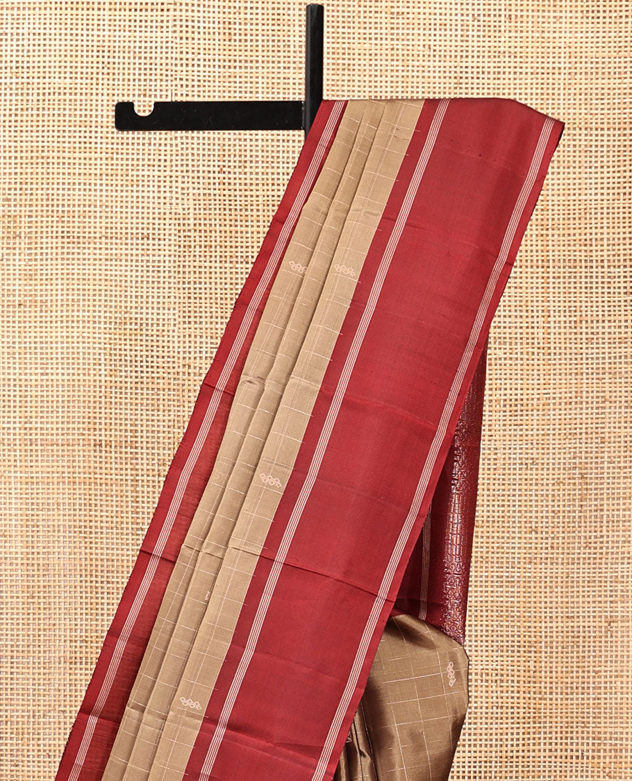 Brown Kanchipuram Silk Saree, Graced with Checks and Geomentric Buttas, Complemented By Contrast Bodi Border, Intricate Jaal-style Pallu, and a Contrast Blouse