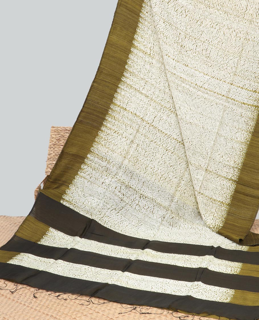 White abstract design matka silk saree with contrast plain border & green abstract design pallu