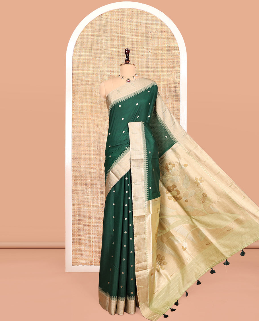 Green Matka Silk Saree, Crafted with Flower Buttas All Over Its Body, Complemented by a Contrast Border of Traditional and Muniya Designs, Pallu of Floral Designs, and Paired with Contrast Blouse