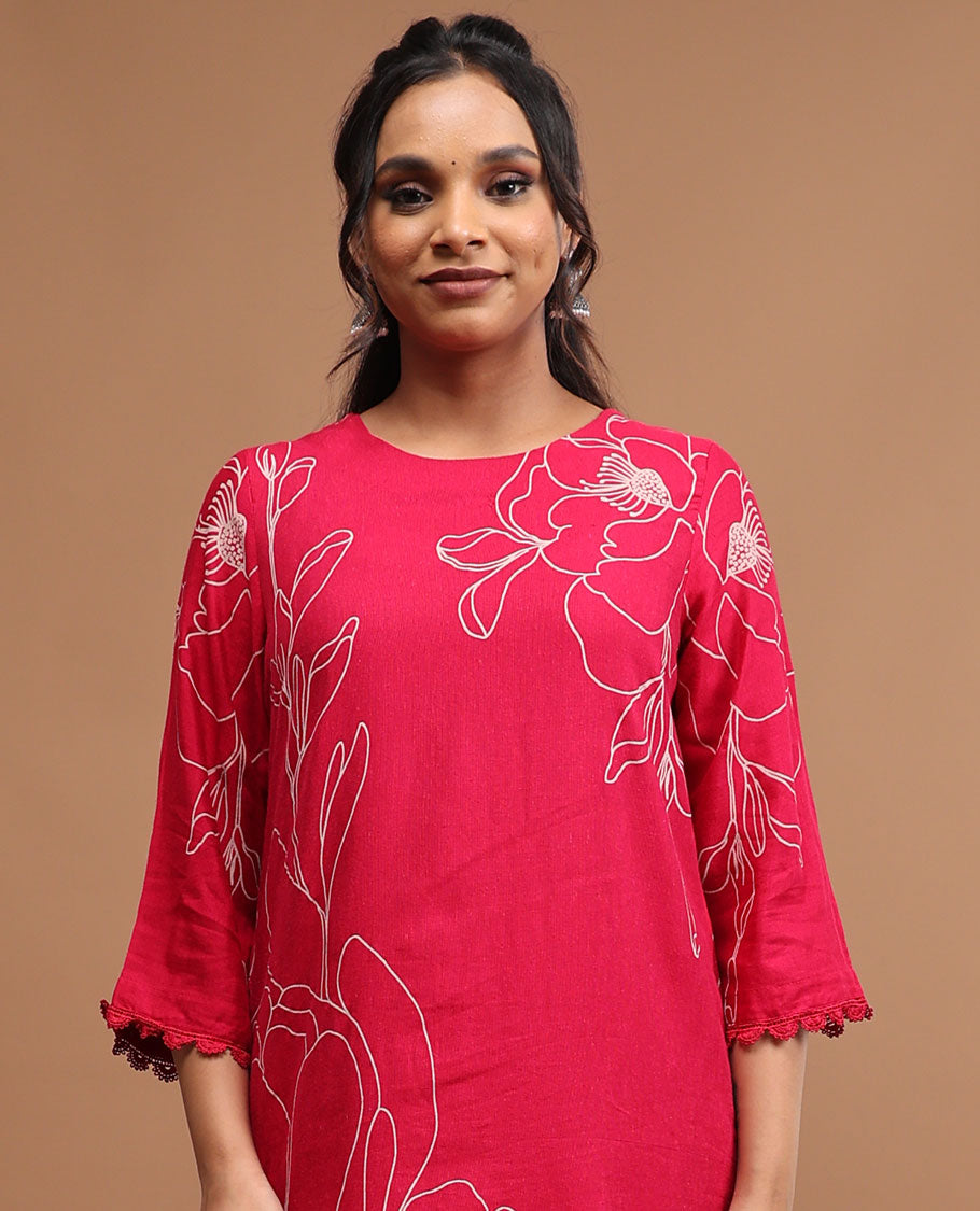 Red floral design round neck, 3/4 th sleeve,below knee lenght top with floral design straight pants