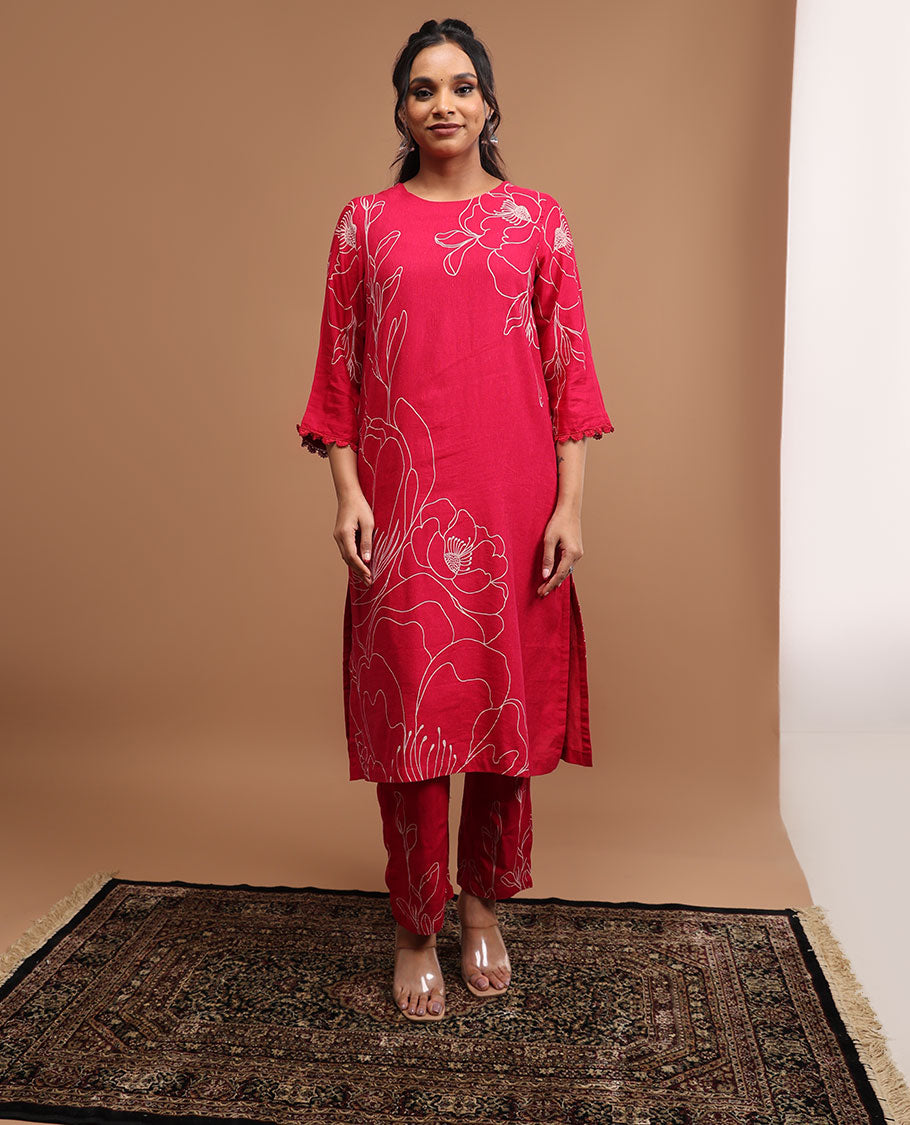 Red floral design round neck, 3/4 th sleeve,below knee lenght top with floral design straight pants