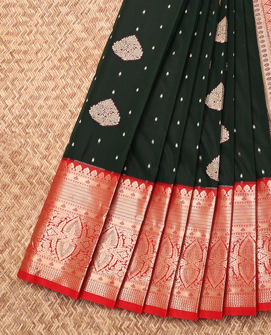 Green Budget Silk Saree, Finely Crafted with Zari Buttas, Complemented by a Contrast Traditional Zari Border, Grand Pallu, and a Contrast Blouse