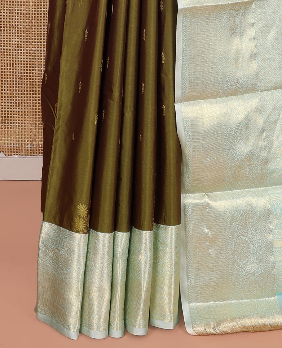 Green Budget Silk Saree, Adorned with Zari Buttas on Its Body, Complemented by a Contrast Traditional Zari Border of Floral Creeper Designs, Pallu of Jaal Designs, and Paired with a Contrast Blouse
