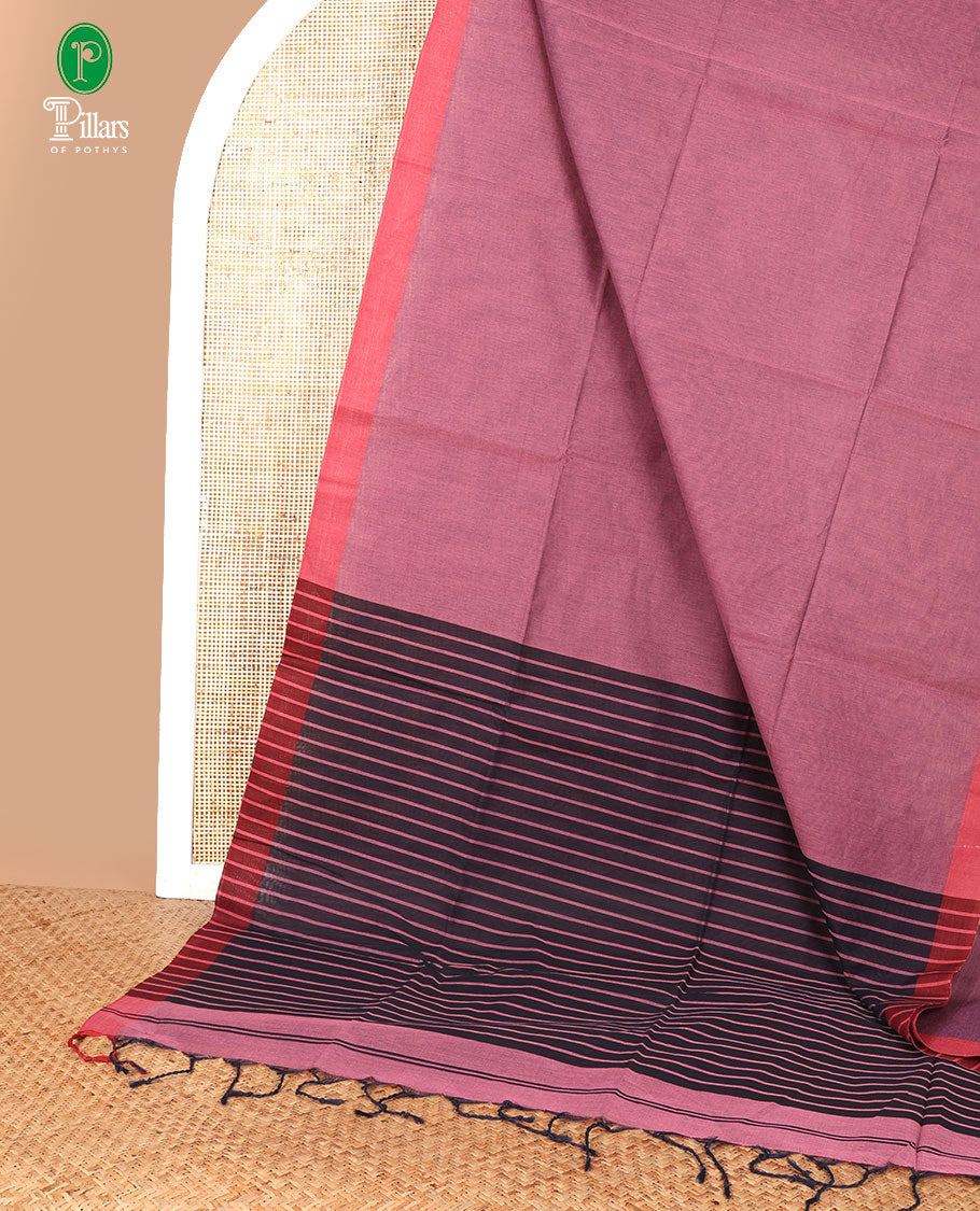 Purple jute cotton saree with contrast piping border & lining pallu along with contrast lining blouse