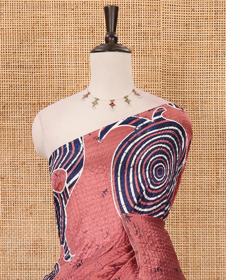 Borderless onion pink abstract-geometric printed crushed litchi saree, printed pallu & running blouse