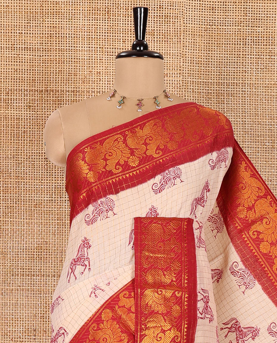 Chikku and Red Sungudi Cotton Saree, Subtly Printed with Peacock Butta, Horse Butta, and Checks on Its Body, Complemented by a Contrast Temple Border of Peacock Designs, Gleaming Zari Striped Pallu, and Paired with a Contrast Blouse