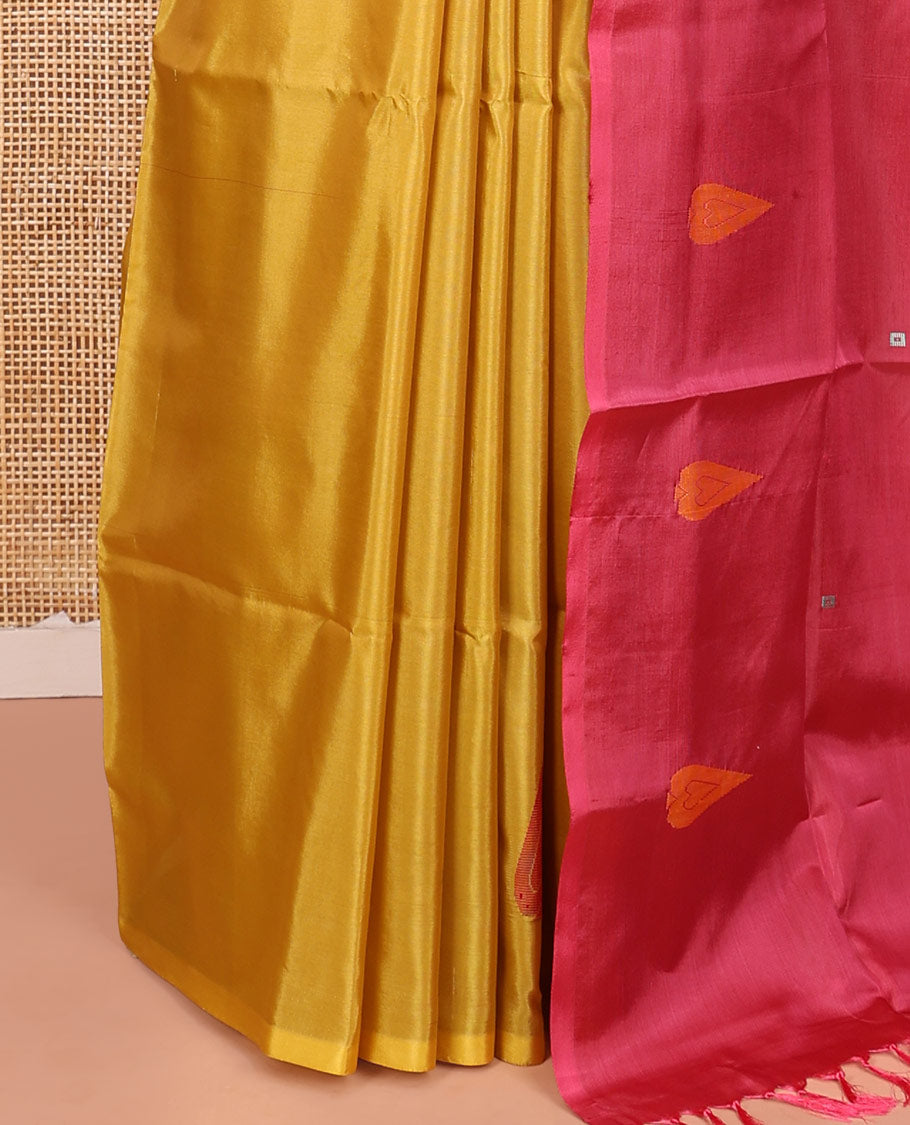 Borderless Mustard Banana Pith Saree Highlighted with Spade Buttas, Complemented by a Contrasting Pallu Steeped with Spade Buttas, and Paired with a Contrast Plain Blouse