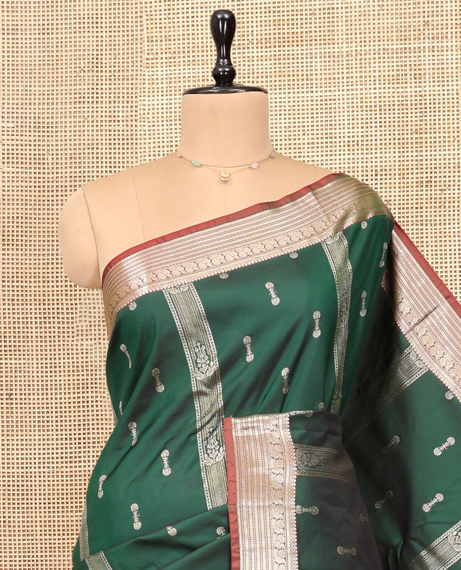 Green Budget Silk Saree, Adorned with Zari Buttas, Complemented by Contrast Traditional Zari Border, Pallu of Floral Design, and Contrast Blouse
