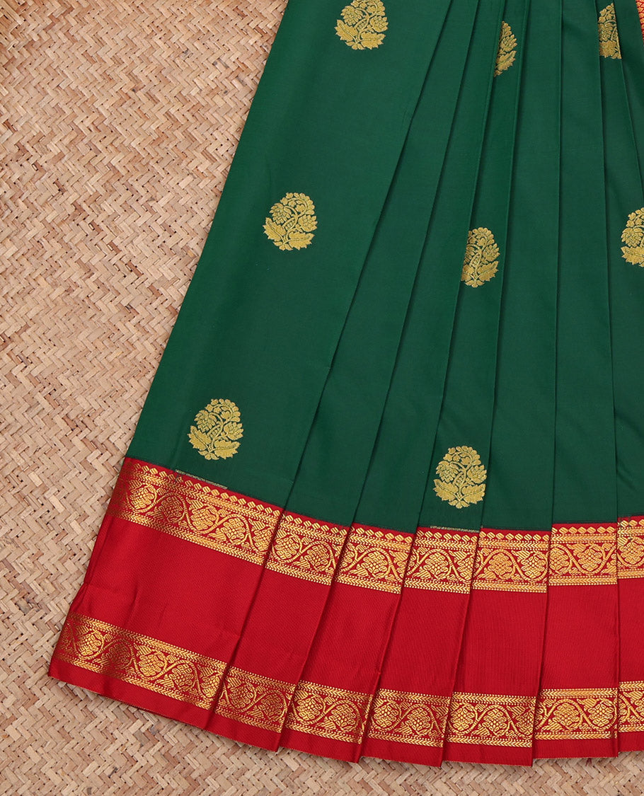 Green Budget Silk Saree, Detailed with Zari Buttas, Complemented by Contrast Floral Creeper Rettai Pettu Border, Grand Pallu and a Contrast Blouse
