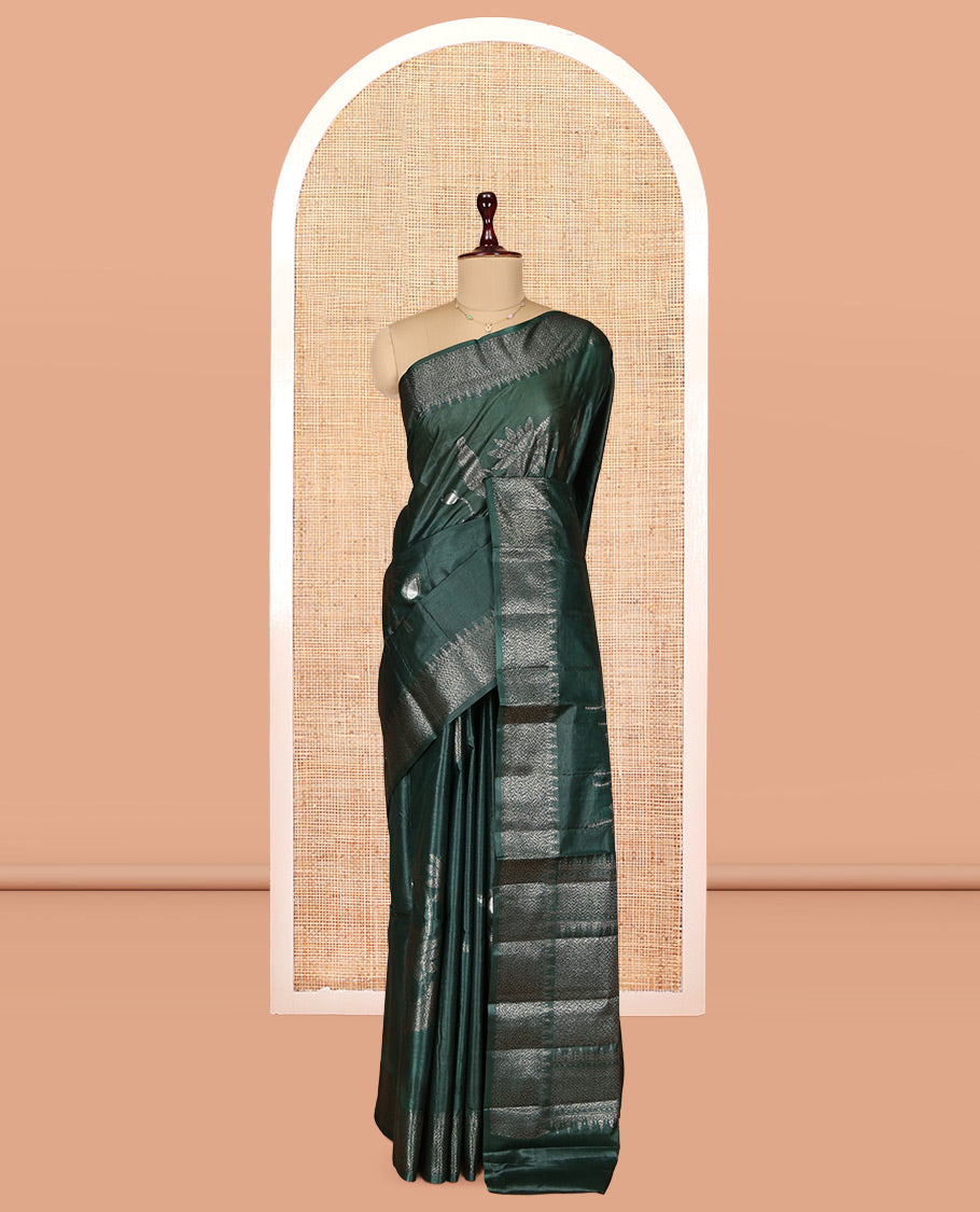 Green Tusser Silk Saree, Mesmerized with Floral Design, a Zari Border, Intricate Pallu, and a Matching Blouse