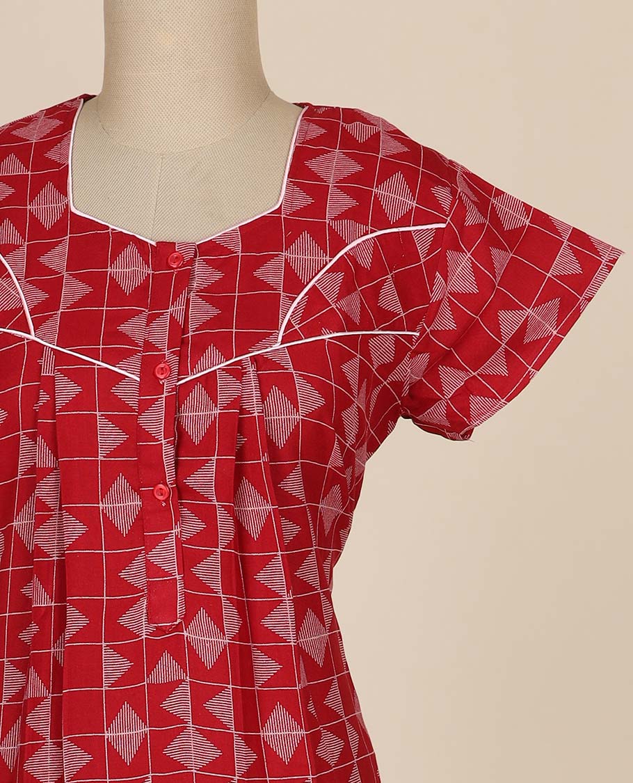 Red geometric printed & square neck cotton half-sleeve nighty