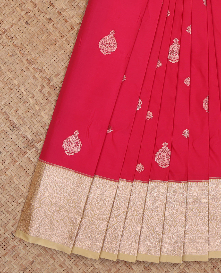 Red Budget Silk Saree, Mesmerized with Zari Buttas, Complemented by a Contrast Traditional Zari Border, Grand Pallu, and a Contrast Blouse