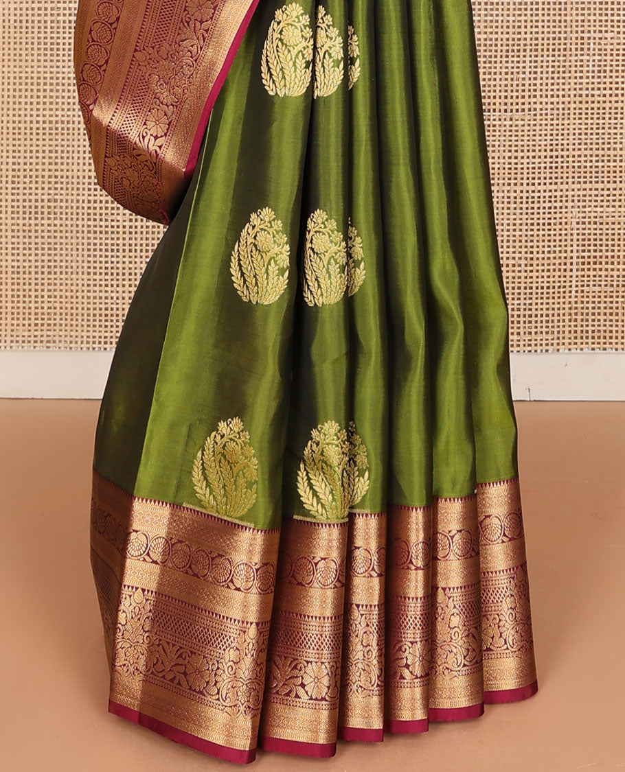 Green zari buttas vasundhara silk mix saree, contrast border of rekku,muthu,then kuli kann & dhavana kodi designs & floral design pallu