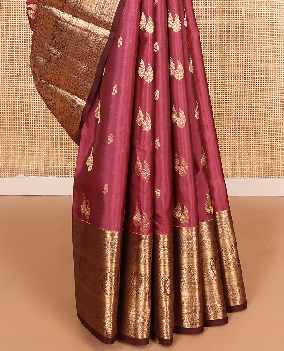 Pink zari buttas Vasundhara silk mix saree, contrast border of manga mokku, muthu, poun, kodi visiry, mayil, and star designs, and intricately zari woven pallu