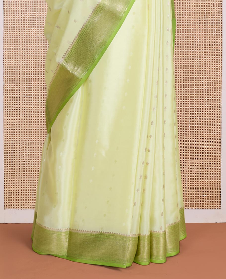 Green zari buttas & corner paisley buttas Mysore silk saree,contrast traditional zari border & paisley butta enclosed checked pallu