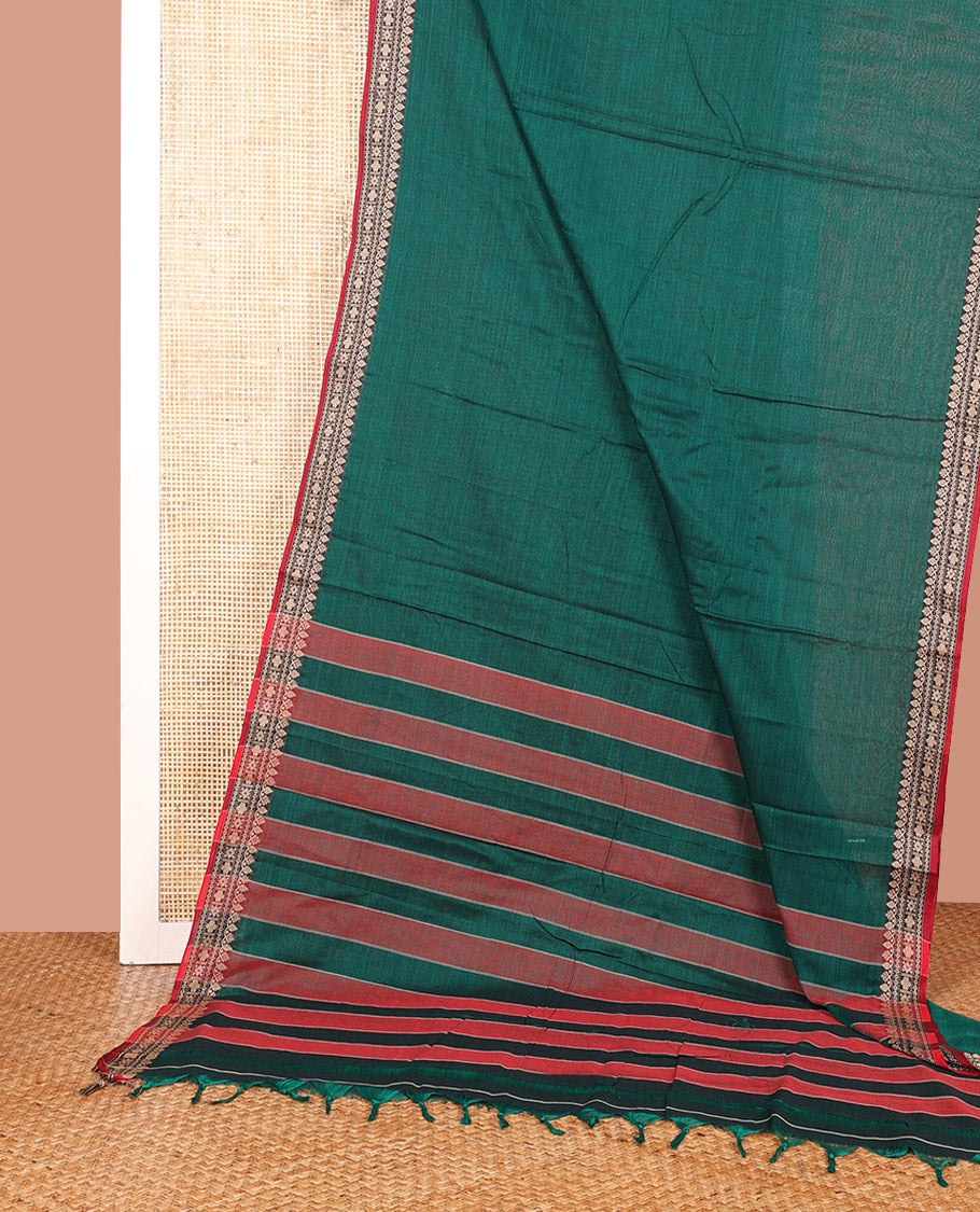 Green Plain Narayanpet Cotton Saree, Complemented by a Contrast Temple Thread Woven Border of Traditional Designs, Vibrantly Striped Pallu, and Paired with a Matching Blouse