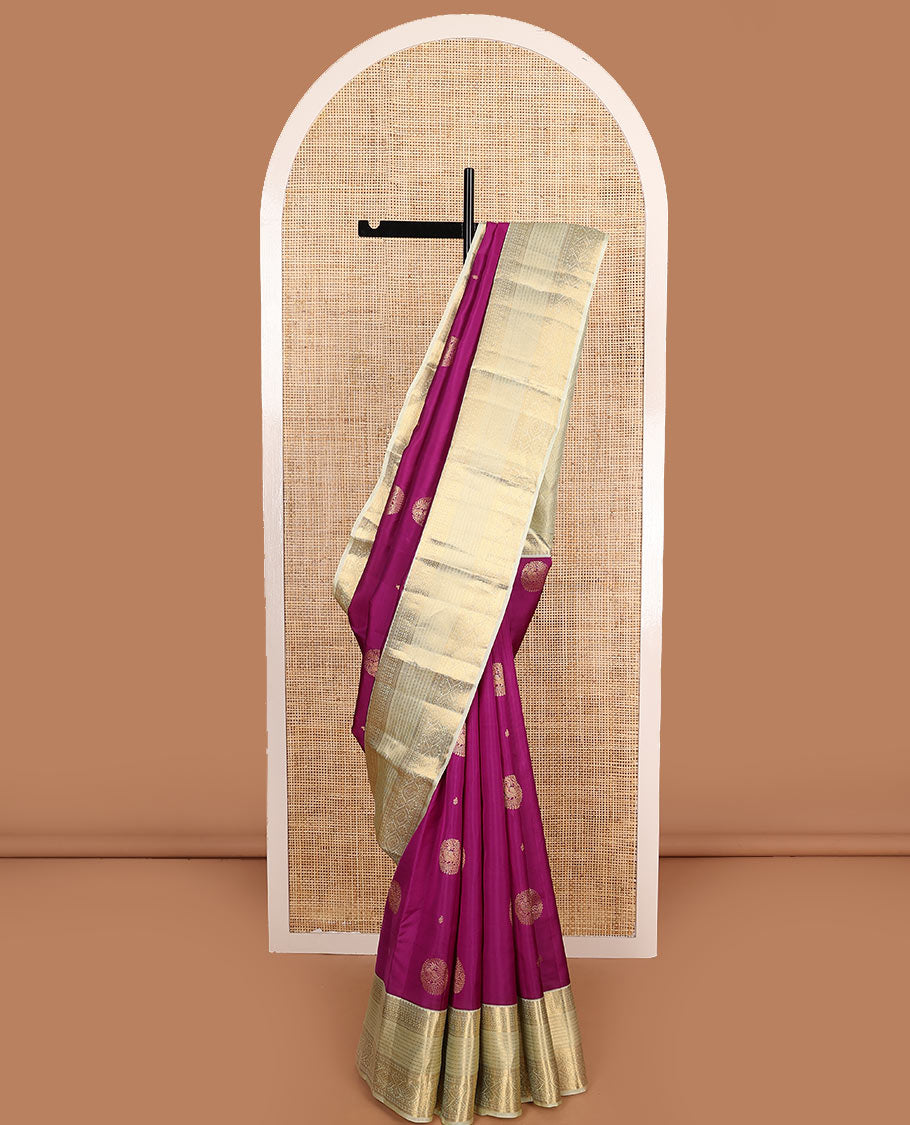 Purple round mayil buttas Vasundhara silk mix saree, contrast border of thilakam mokku, paisa, banaras, diamond, vanki, banaras, muthu, and chakra designs, and jaal pallu
