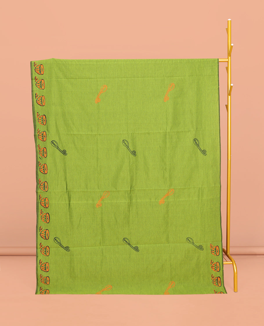 Borderless Green Poly Cotton Saree, Accentuated with Instrument Motifs Print, a Self-Pallu, and a Contrast Kolam Motifs Print Blouse