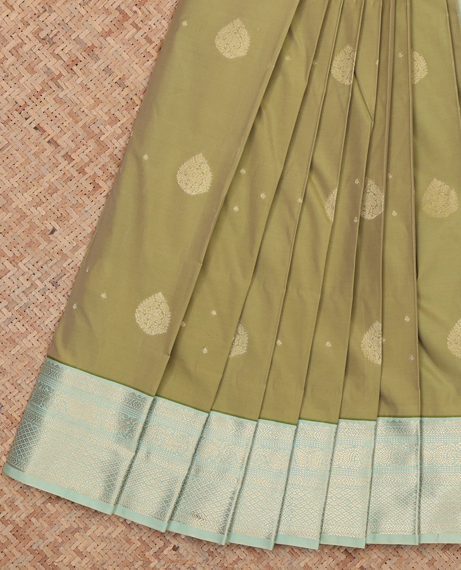Green Budget Silk Saree, Detailed with Zari Buttas, Complemented by a Contrast Traditional Zari Border, Grand Pallu, and Contrast Blouse