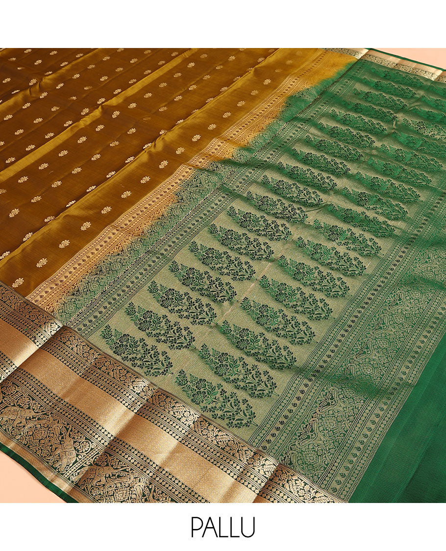 Green Vasundhara Lite Silk Mix Saree, Elevated with Zari Buttas, Complemented by a Contrast Border of Muthuy, Kodi Visiry, Mayil, and Yaanai Designs, Pallu of Floral Designs, and Paired with a Contrast Blouse