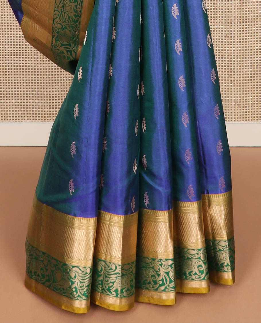 Blue buttas silksaree, contrast border of rekku,kathir,kuyil kann, yaanai & mayil & pallu of meenakari Mughal-style floral bunches