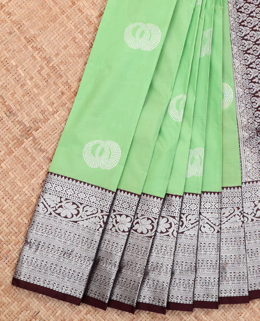 Green Budget Silk Saree, Sparsely Threaded with Buttas All Over Its Body, Complemented by a Contrast Traditional Zari Design Border, Grand Pallu, and Paired with a Contrast Blouse