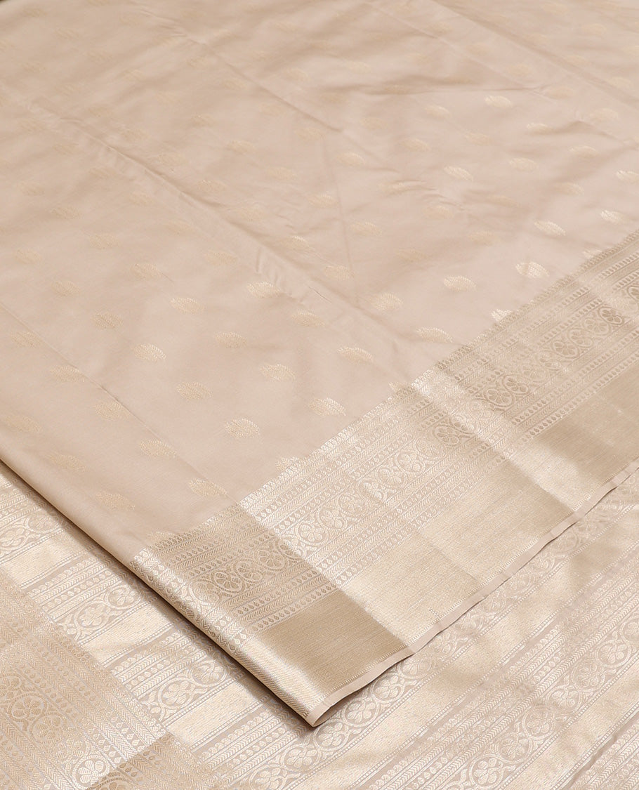 Cream zari buttas Vasundhara silk mix saree, intricate pallu, and zari border of manga, kathir, thilakam, banaras, and kodi visiry, and intricate pallu