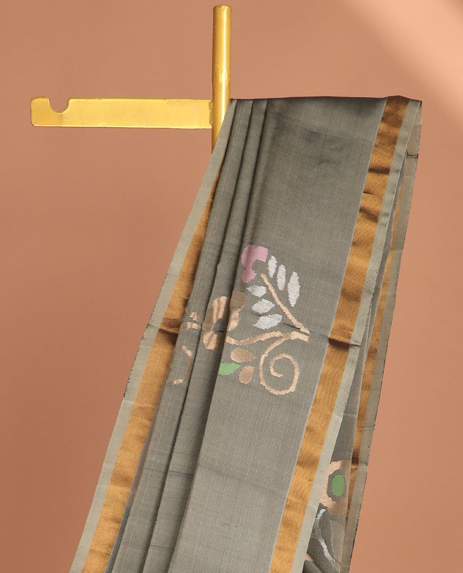 Green uppada saree with floral buttas all-over its body & pallu, plain border