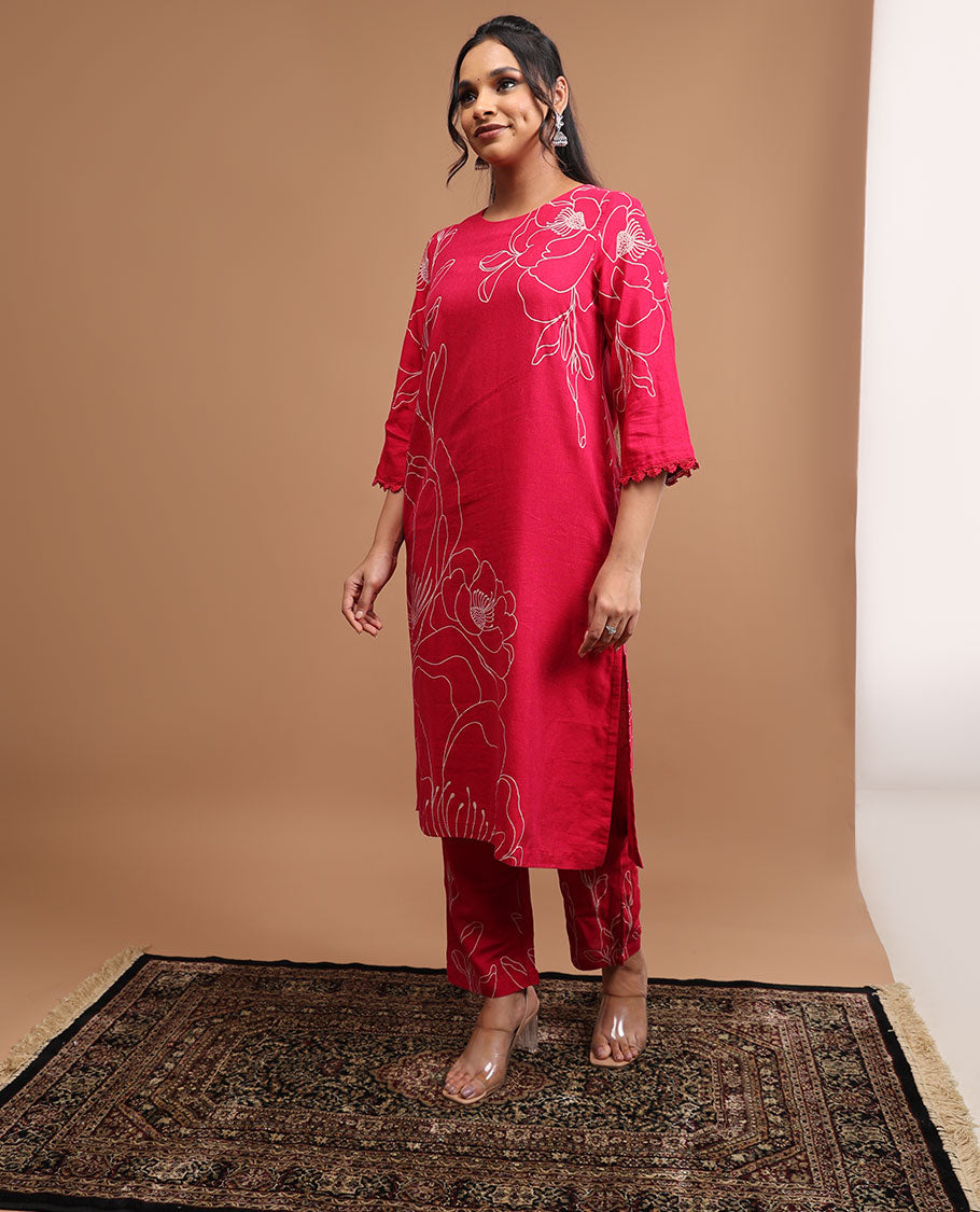 Red floral design round neck, 3/4 th sleeve,below knee lenght top with floral design straight pants