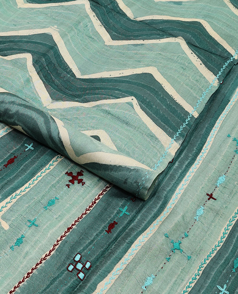 Borderless chevron design tussar silk saree with geometric design pallu