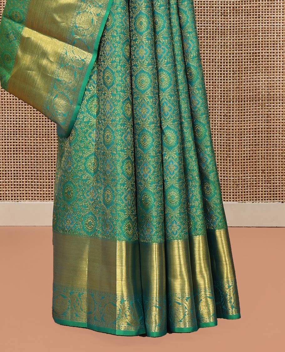 Green Kanchipuram Wedding Silk Saree, Enriched with Floral Jacquard Design On Its Body, Highlighted by Zari Border of Kodi Visiry Designs, Grand Pallu and Paired with a Matching Blouse