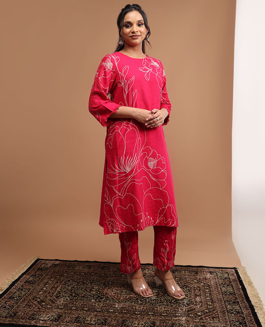 Red floral design round neck, 3/4 th sleeve,below knee lenght top with floral design straight pants
