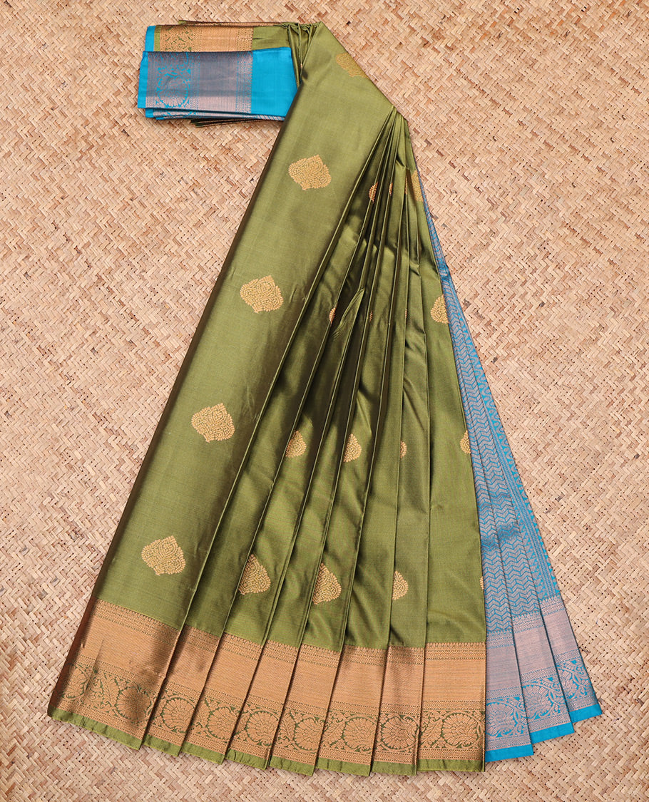 Green Budget Silk Saree, Woven with Zari Buttas, Highlighted by a Traditional Zari Border, Contrast Intricate Pallu, and Contrast Blouse