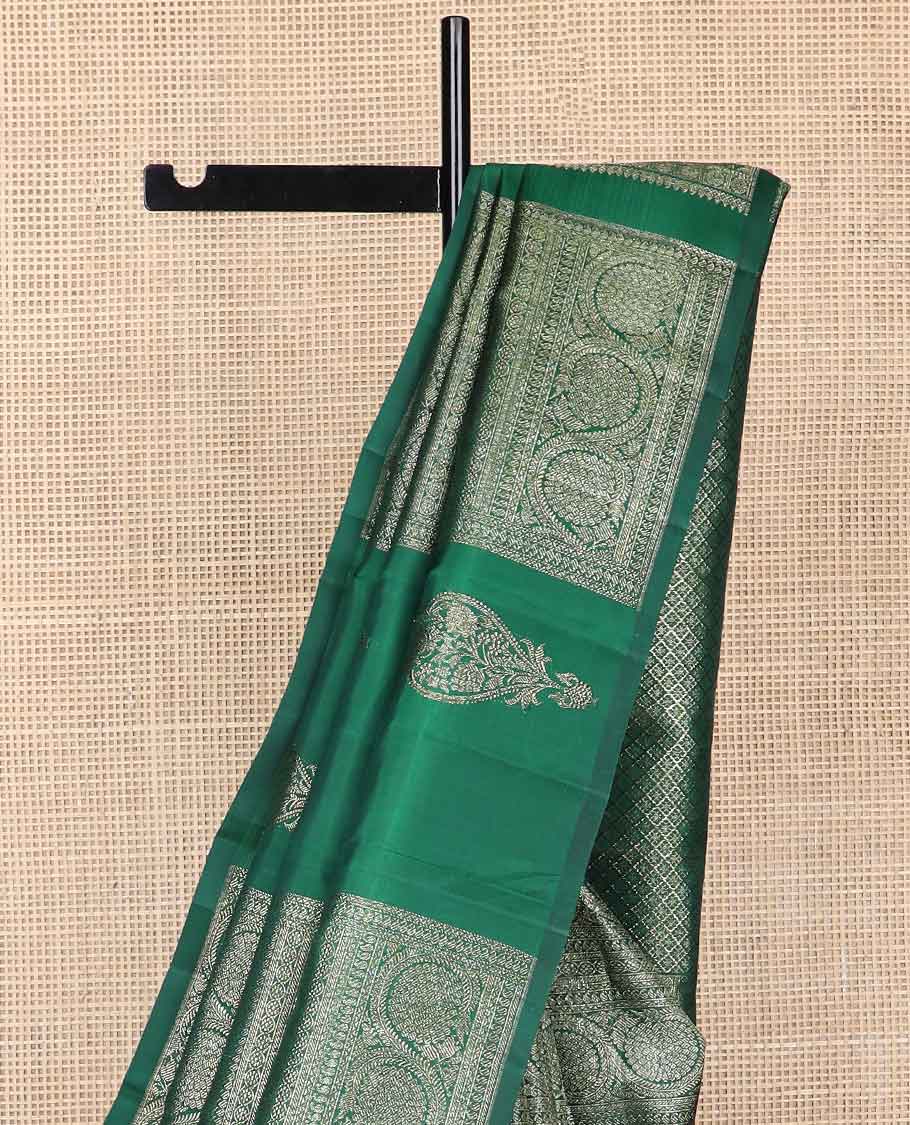 Borderless dark green floral design kancheepuram silk saree with argyle design pallu