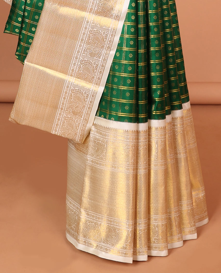Green floral enclosed checked design kanchipuram silk saree with contrast korvai design sombu, banaras, paun, kuyil kann design & zari design pallu