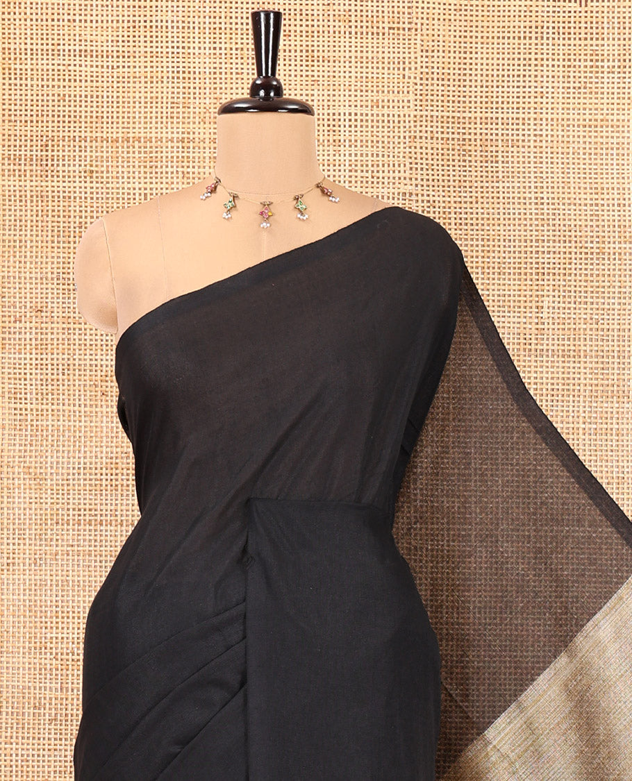 Borderless Black Plain Khadi Mul Cotton Saree, a Contrast Heathered Pallu, and a Matching Blouse