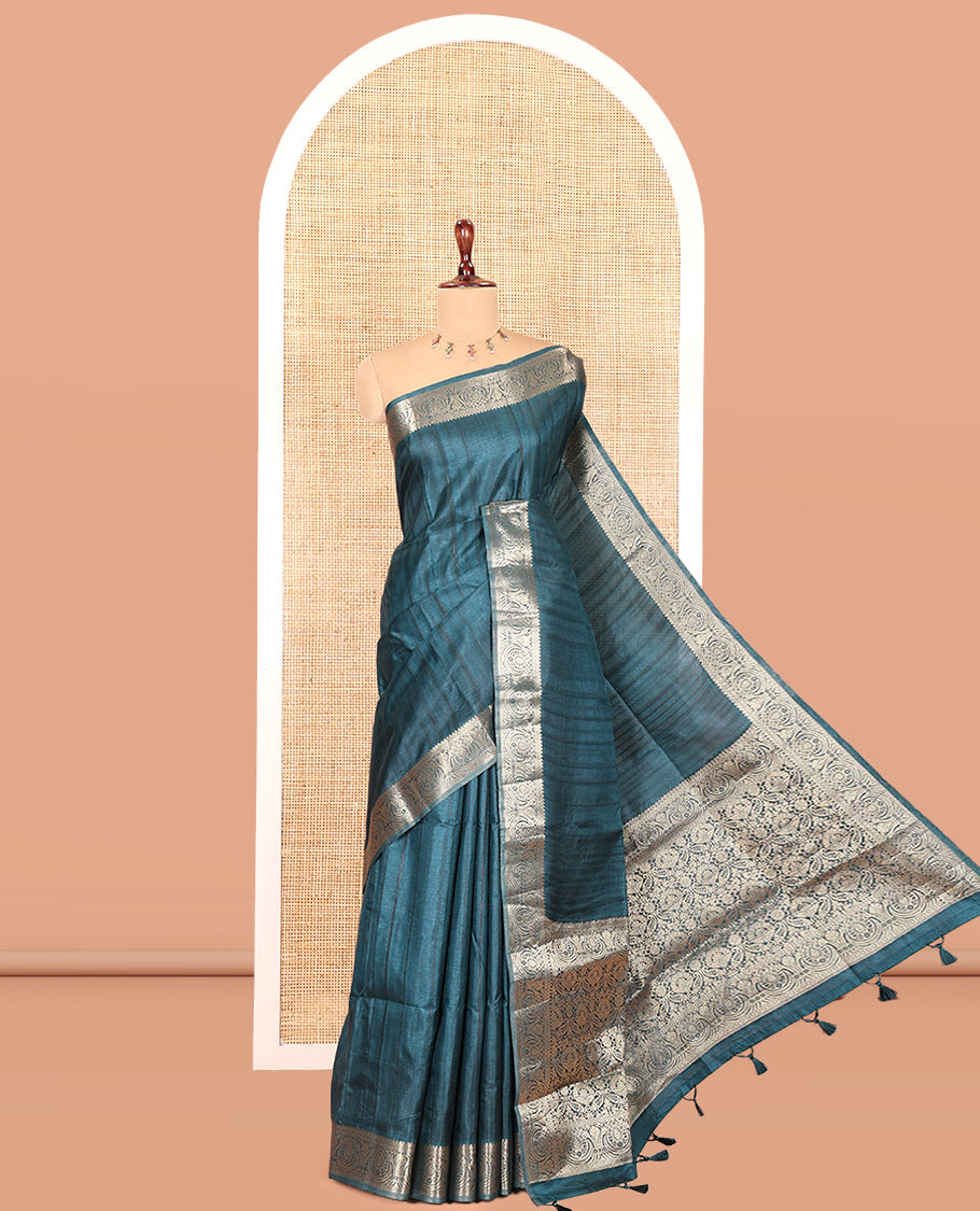 Peacock Green Fancy Tussar Saree, Intricate Border, Grand Pallu, a Contrast Printed Blouse, Matching Brocade Blouse