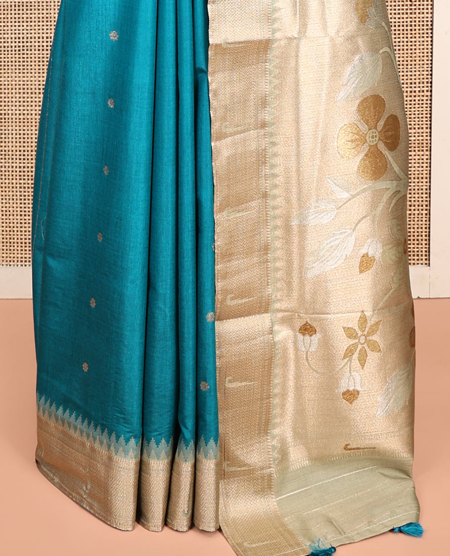 Blue Matka Silk Saree, Crafted with Flower Buttas All Over Its Body, Complemented by a Contrast Border of Traditional and Muniya Designs, Pallu of Floral Designs, and Paired with Contrast Blouse
