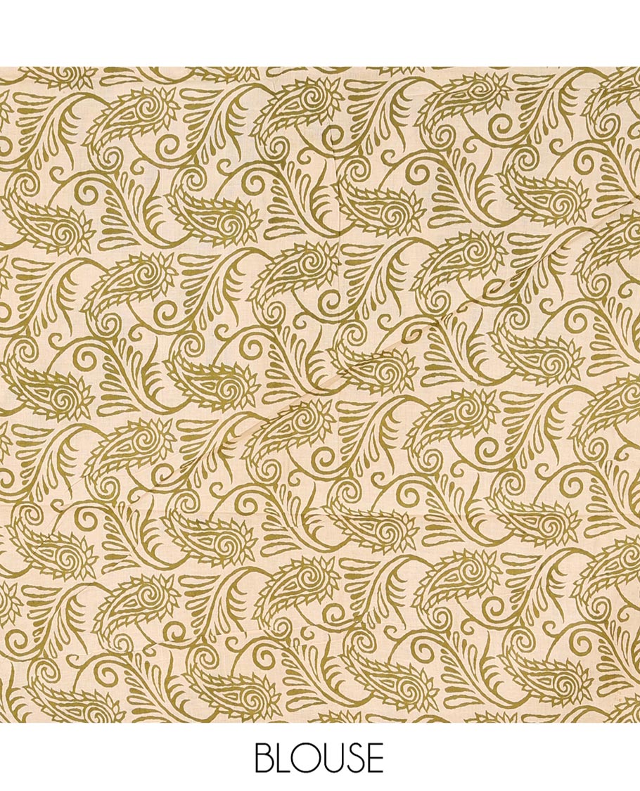 Green Machine-Printed Kalamkari Cotton Saree, Adorned with Floral and Floral Vase on Its Body, Subtly Printed Border, Pallu of Peacock Print, and Paired with a Printed Blouse