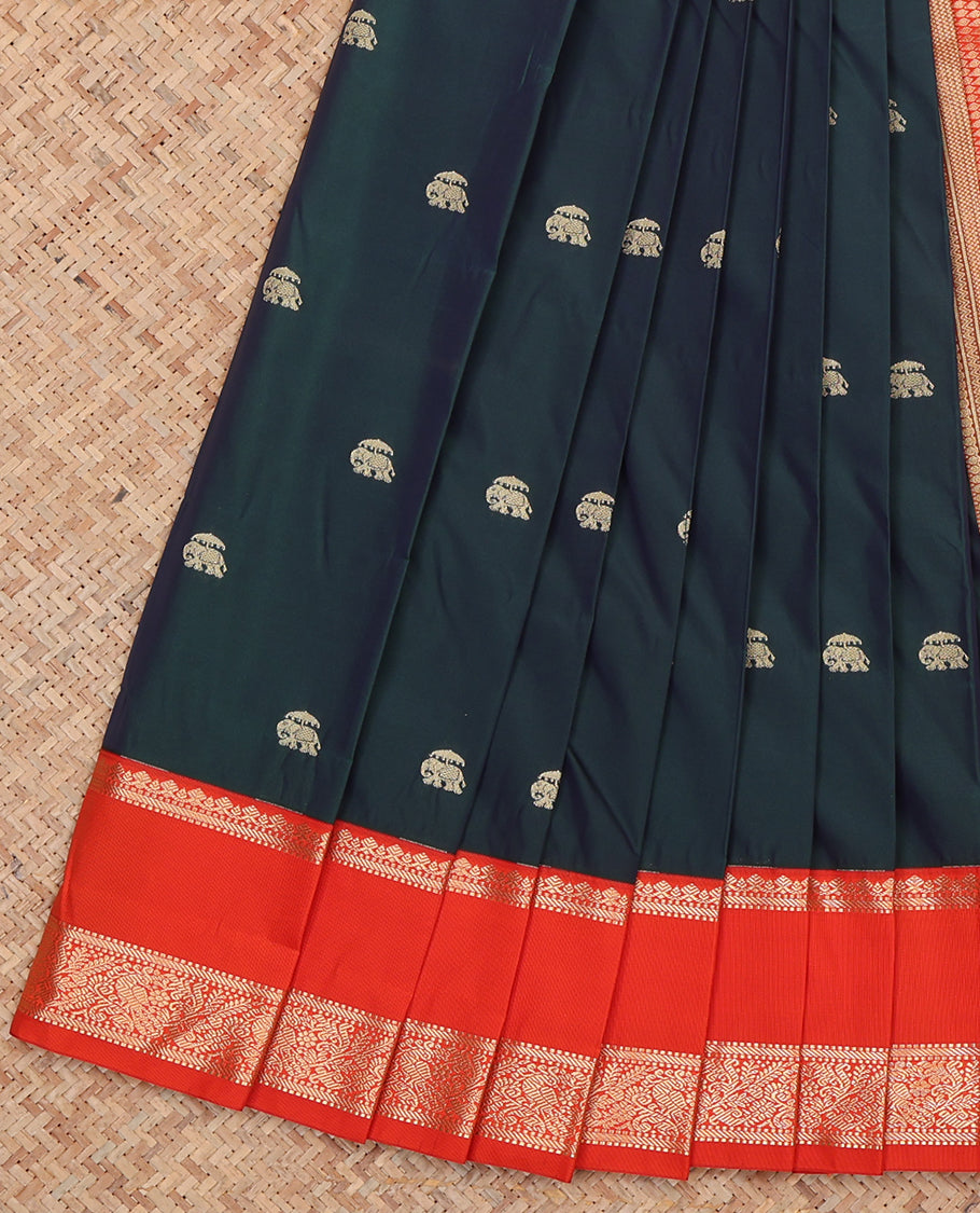 Green Budget Silk Saree, Woven with Zari Buttas, Complemented by a Contrast Traditional Rettai Pettu Zari Border, Grand Jaal Pallu, and Contrast Blouse