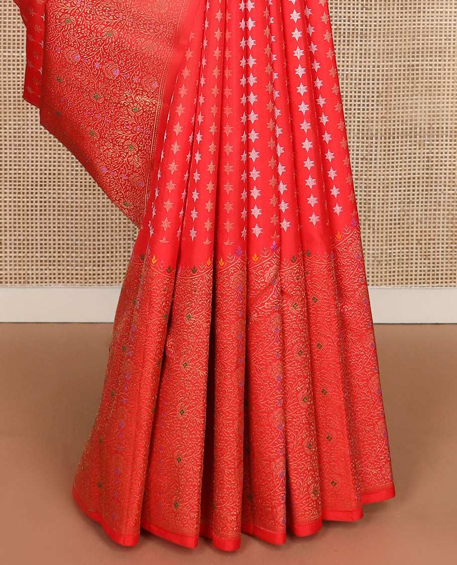 Red star motifs Kanchipuram silksaree, meenakari floral jaal design, zari border & diagonal leaf vine pallu