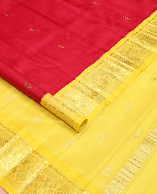 Red zari buttas Kanchipuram silksaree, contrast korvai one-sided border of thilakam mokku,banaras, muthu & jaal & zari design pallu
