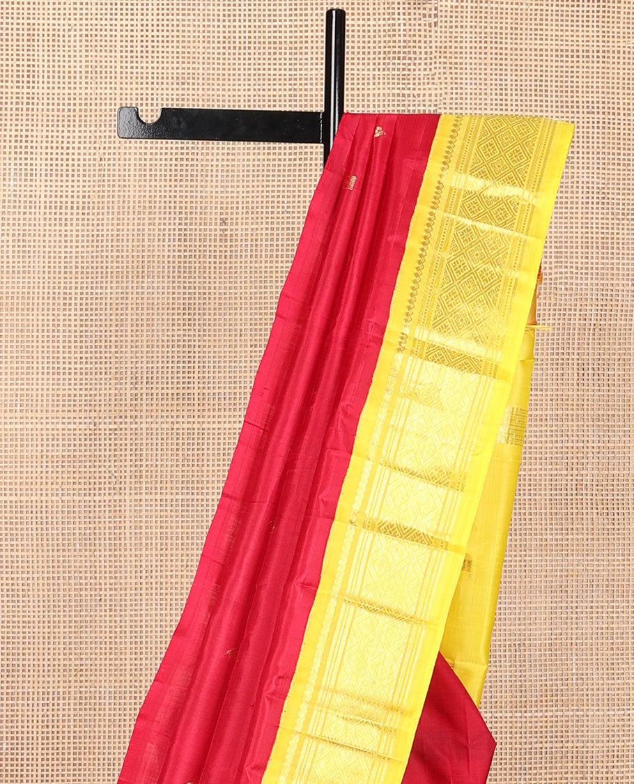 Red zari buttas Kanchipuram silksaree, contrast korvai one-sided border of thilakam mokku,banaras, muthu & jaal & zari design pallu