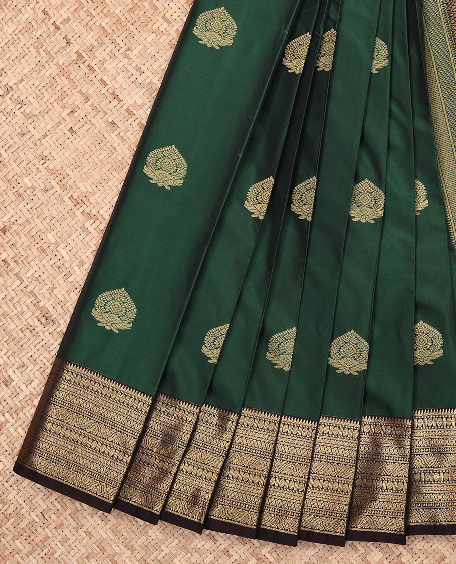 Green Budget Silk Saree, Accentuated with Zari Buttas, Complemented by a Contrast Traditional Zari Border, Jaal Pallu, and a Contrast Blouse