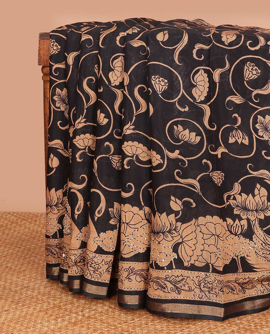 Brown floral vine printed mul mul cotton saree, print and kantha work border, and human figurines printed pallu of kantha embroidery