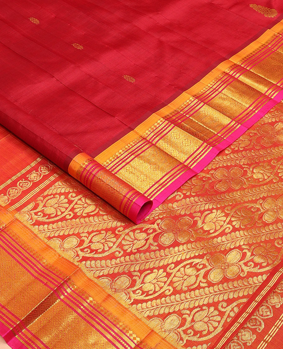 Red zari buttas Kanchipuram silksaree, contrast one-sided border of panner sombu, banaras, muthu & jaal & kodi visiry pallu