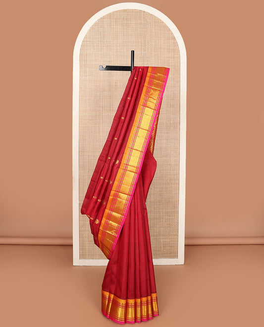 Red zari buttas Kanchipuram silksaree, contrast one-sided border of panner sombu, banaras, muthu & jaal & kodi visiry pallu