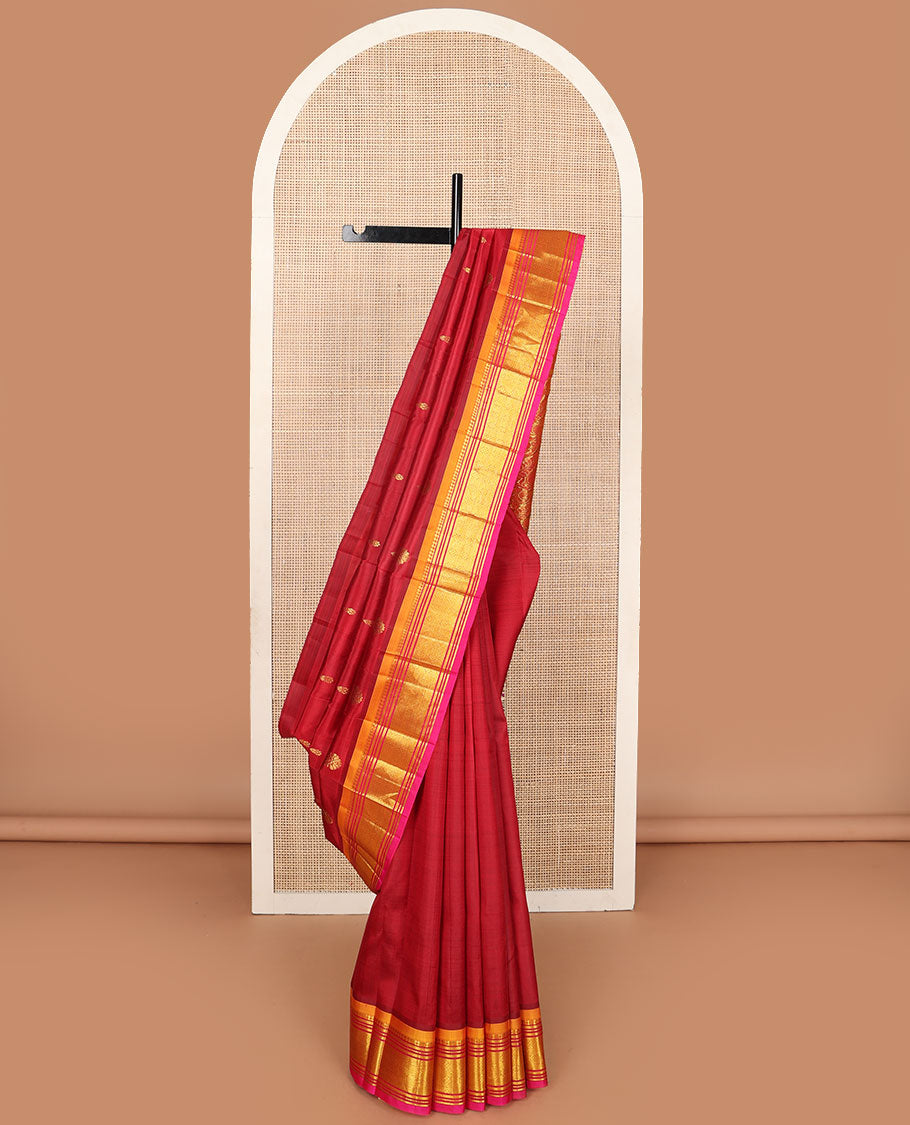 Red zari buttas Kanchipuram silksaree, contrast one-sided border of panner sombu, banaras, muthu & jaal & kodi visiry pallu